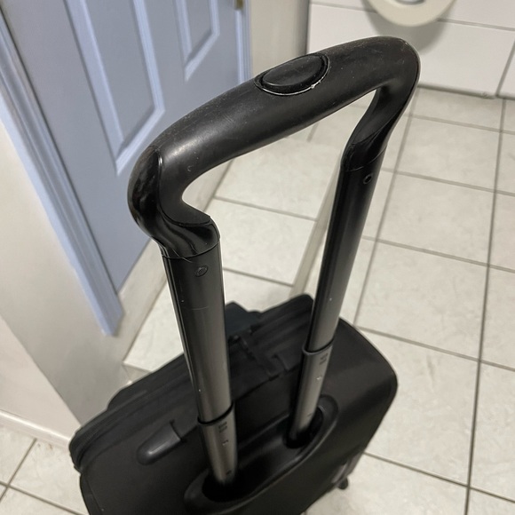 TUMI Alpha Continental Expandable 21" Carry On Upright Luggage 2 Wheel - Picture 14 of 15